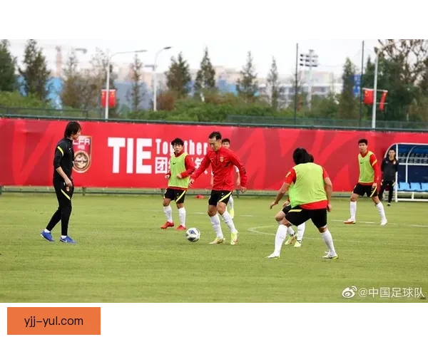 国足西亚隐营集训热身斯巴达佳